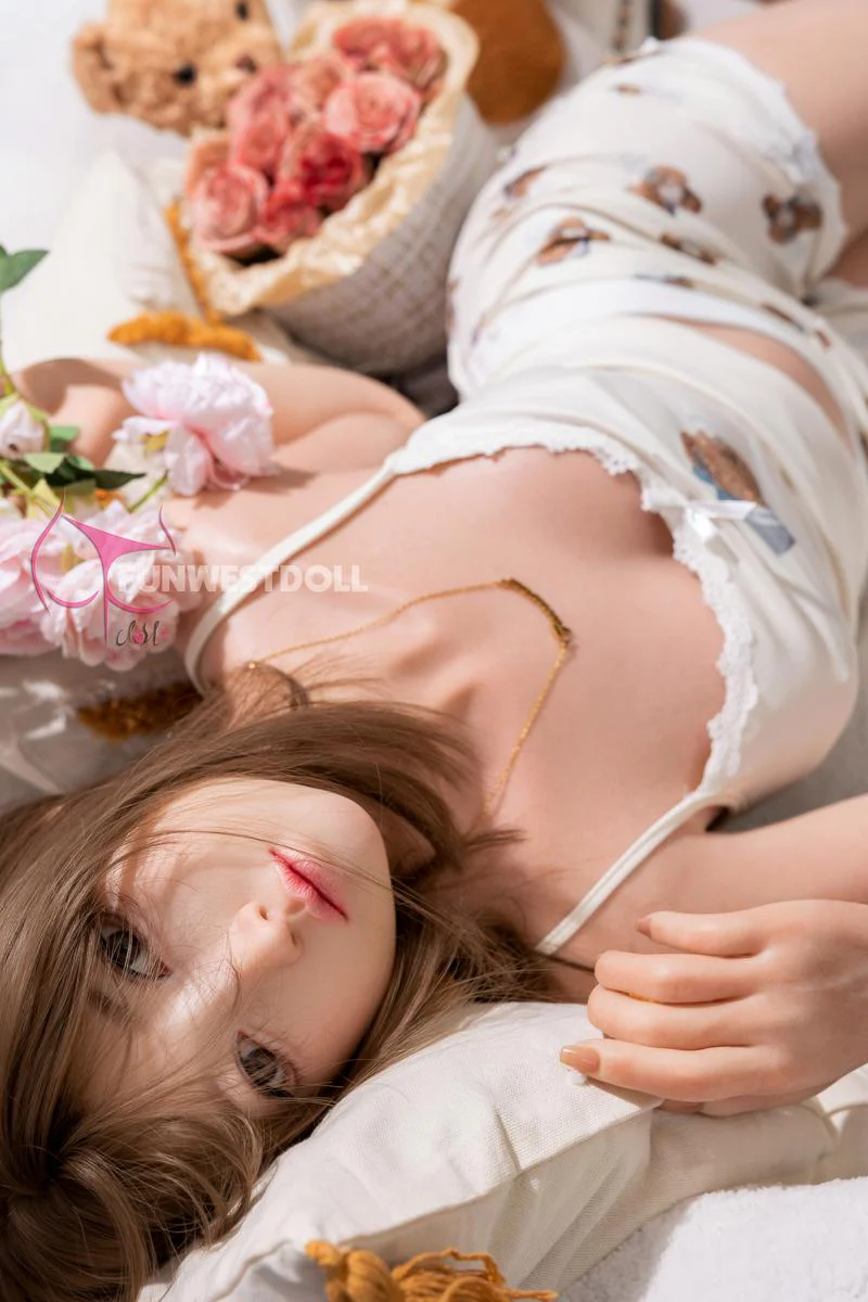 Eimi - Image 21